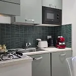 Rbr Relax Boutique - Adiacente Metropolitana Per Il Centro Di *