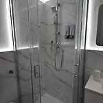 Rbr Relax Boutique - Adiacente Metropolitana Per Il Centro Di *