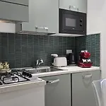 Rbr Relax Boutique - Adiacente Metropolitana Per Il Centro Di Апартаменты Рим
