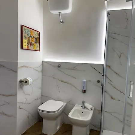 Rbr Relax Boutique - Adiacente Metropolitana Per Il Centro Di *