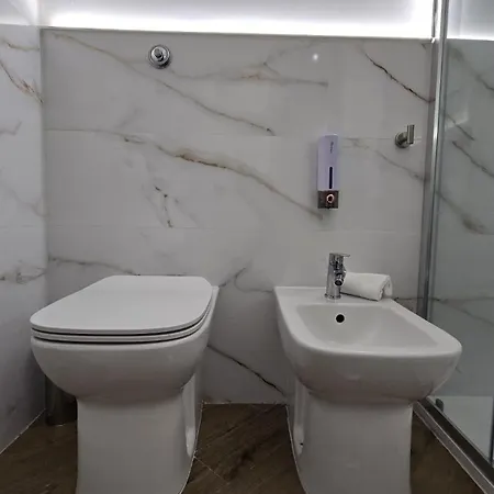 Rbr Relax Boutique - Adiacente Metropolitana Per Il Centro Di *