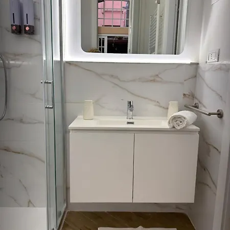 Rbr Relax Boutique - Adiacente Metropolitana Per Il Centro Di Apartament *